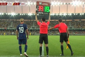 bob半岛体育平台-塞姆-施泰恩荷甲攻入50球后迎荷兰队首秀，成继多斯特15年来首位达此成就者