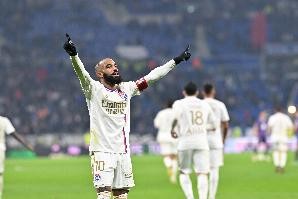 bob半岛体育官网-签约至2027年！斯基拉：34岁前锋拉卡泽特即将自由身加盟尼奥姆