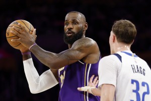 bob半岛体育-杜兰特和弗拉格激活不同里程碑！詹姆斯都是榜首！